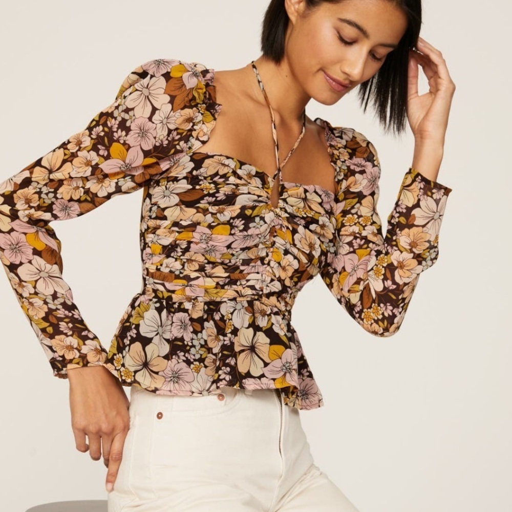 Toni Top in Brown & Yellow Floral
ASTR THE LABEL XS - Picture 4 of 9